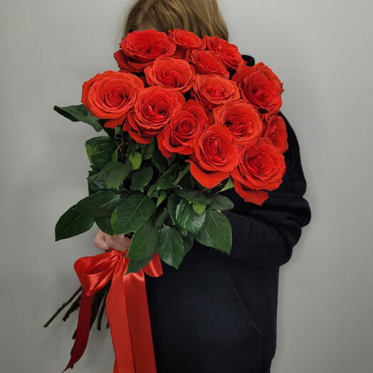 Алая роза (эквадор 15шт)