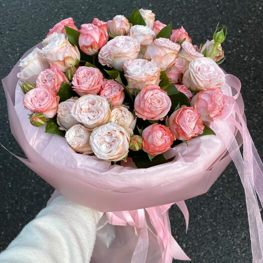 ROSE GARDEN букет из пионовидных кустовых роз