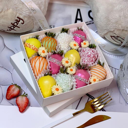 Клубника в Шоколаде 9-16 шт. Бельгийский шоколад Callebaut. Подарочный набор 5601. Leora chocolate