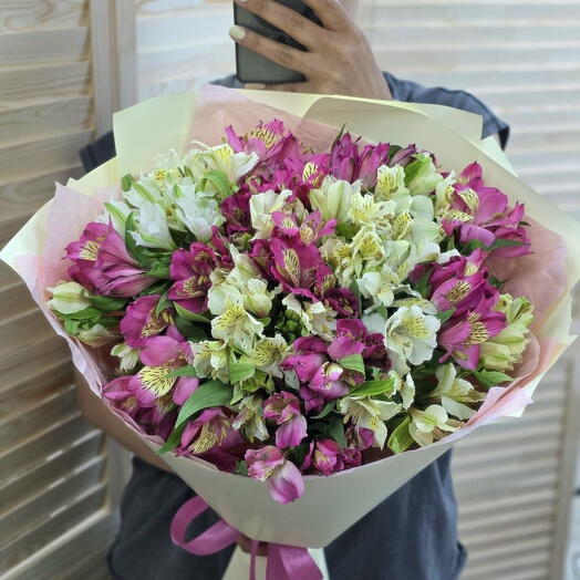 21 яркая Альстромерия🌸