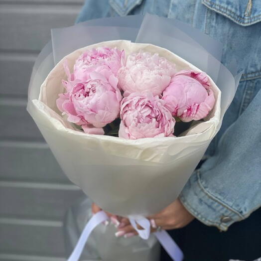 Bouquet of 5 delicate peonies