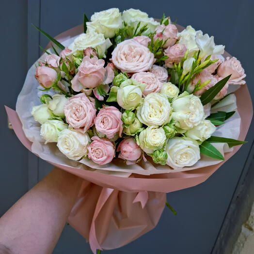 9 roses bouquet
