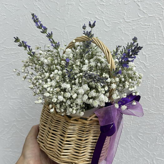 Корзина с лавандой и гиспофилой