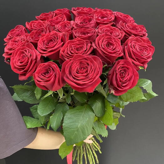 Букет из 25 роз Red Naomi 80см