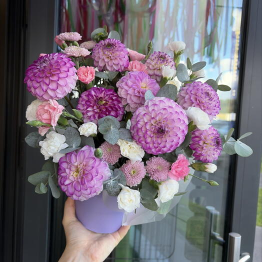 Георгины фиолетовые в шляпной коробке 💜