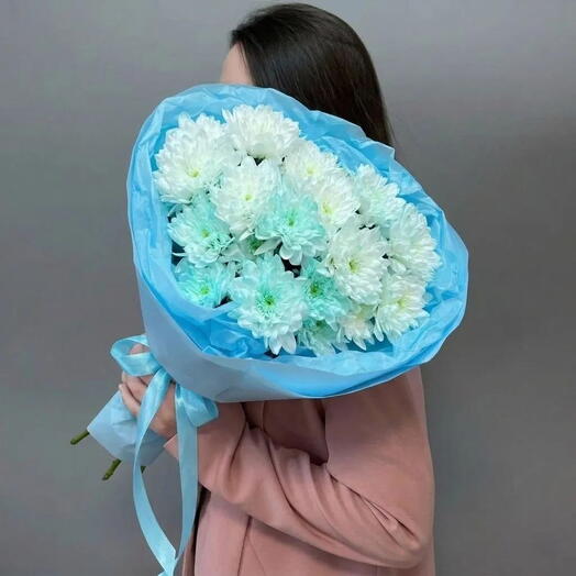 Букет голубых хризантем