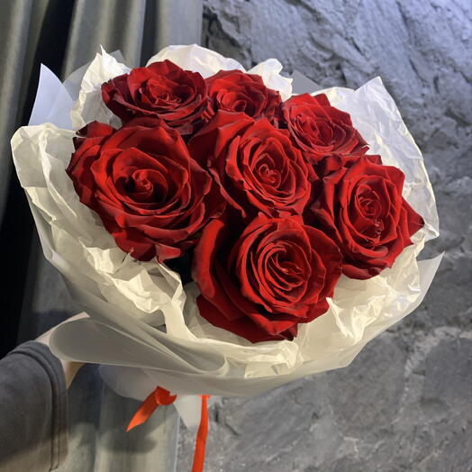 Красные розы с оформлением 🌹