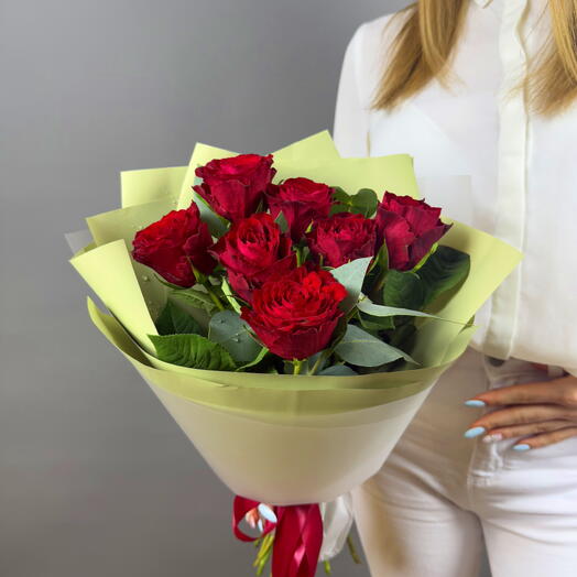Моно букет из красных роз