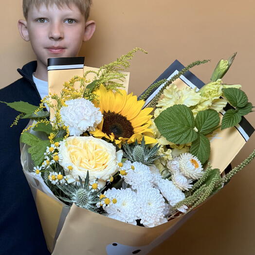 Букет с подсолнухом и гладиолусом
