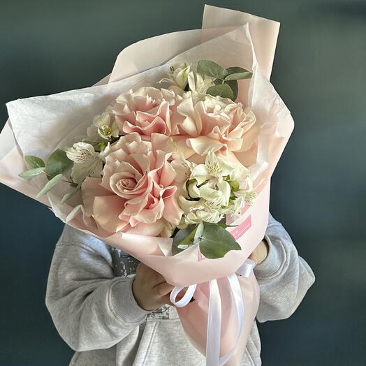 Букет из роз и альстромерий🤍🌸