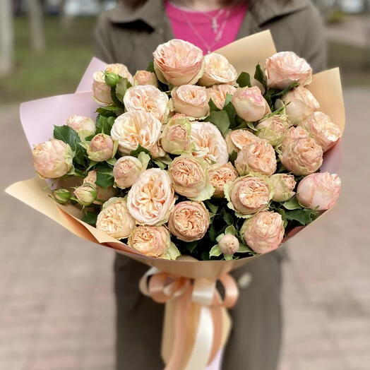 Букет из кустовой розы сорта Gentle trendsetter
