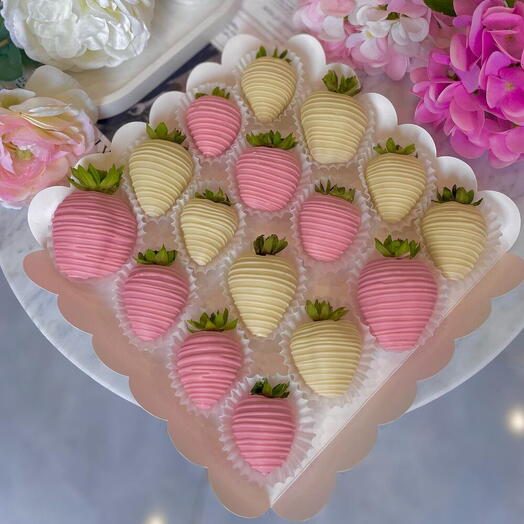 Pink   White Callebaut Chocolate Strawberry Box
