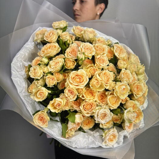 Букет из нежных кустовых роз (49-0513)
