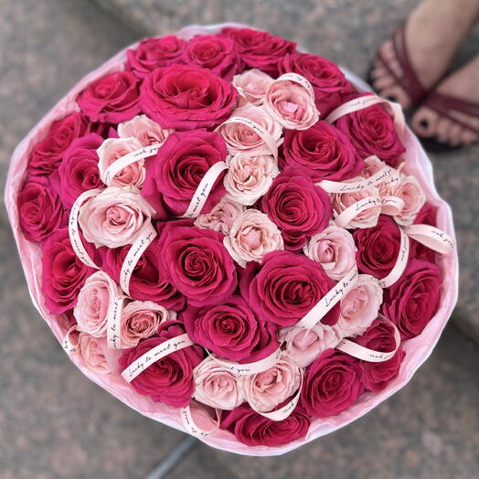 Букет из эквадорских и кустовых роз 🌸
