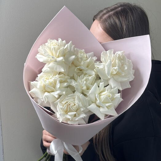 Белые французские розы