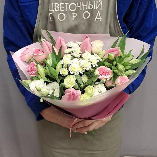 Букет с нежными тюльпанами