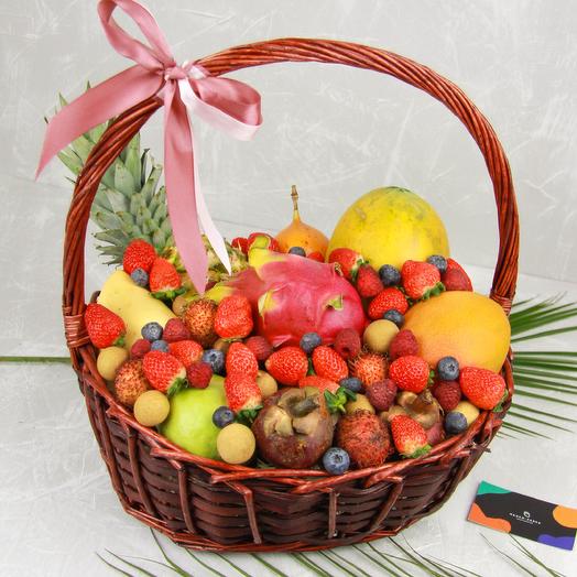 Корзина "Экзотика с ягодами L"