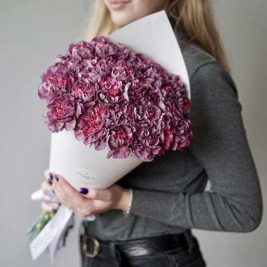 Mono-bouquet of 29 carnations Hypnosis