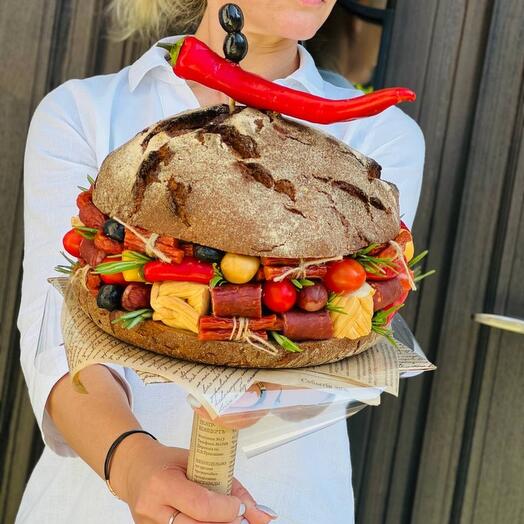 Букет бургер с колбасками и сыром