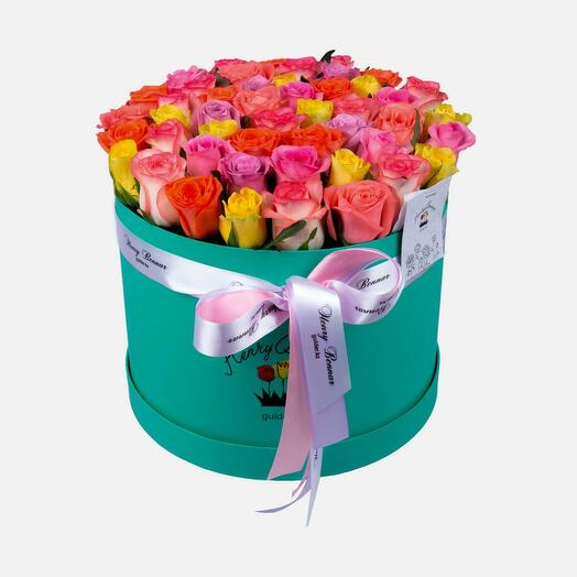 Букет из разноцветных роз в коробке тиффани S