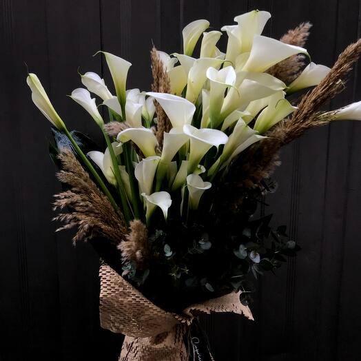 Bouquet of calla lilies
