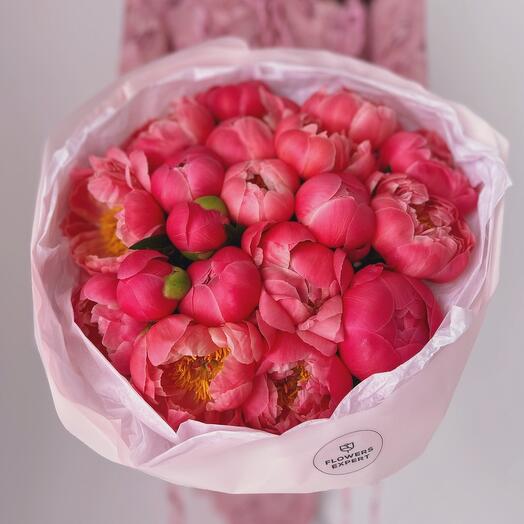 Букет из 19 пионов "CORAL CHARM"