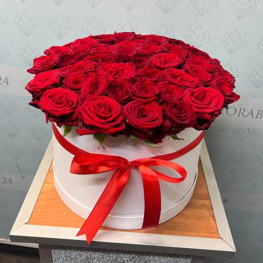Ramo de 51 rosas en una Caja