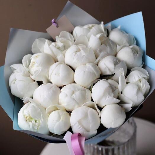 19 White Peonies