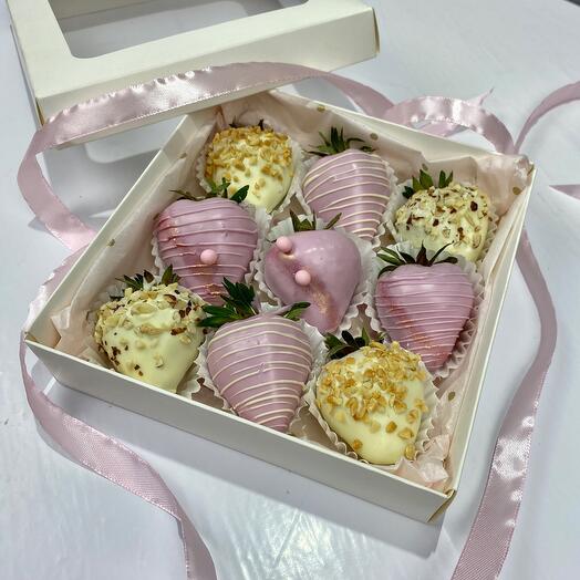 Клубника в белом шоколаде Callebaut