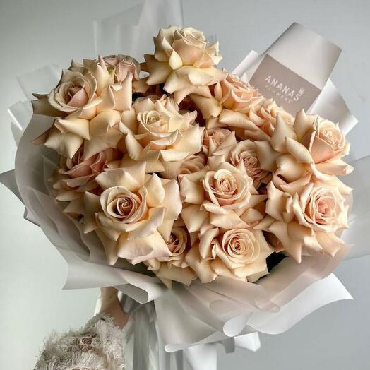 Монобукет из кремовых роз