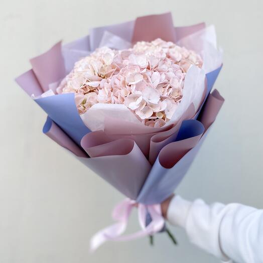 Monobucket of 3 delicate pink hydrangeas