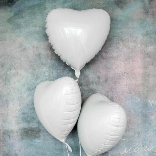 Букет из 3 белых шаров сердец с гелием