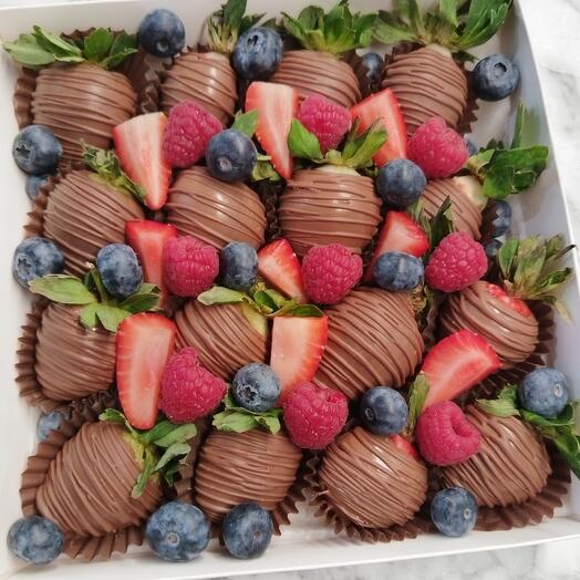 Chocolate-covered strawberries 16 pieces