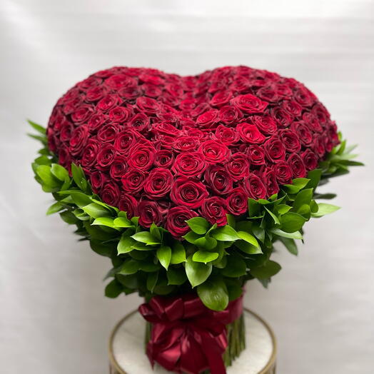 Corazón de rosas (151 rosas )