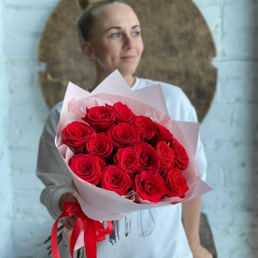 Букет из 15 красных роз