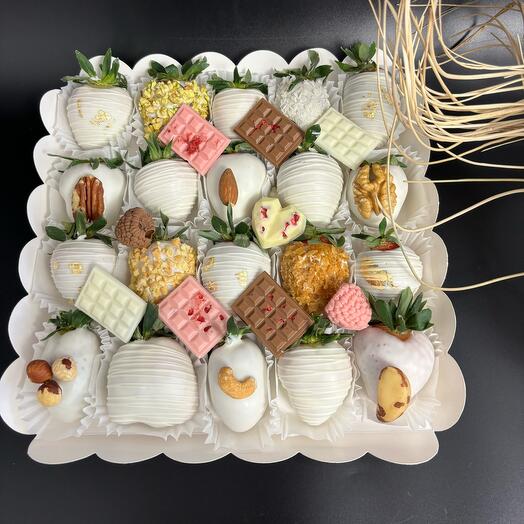 Клубника в шоколаде (белый шоколад)