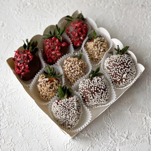 Клубника в молочном шоколаде 9-15 штук