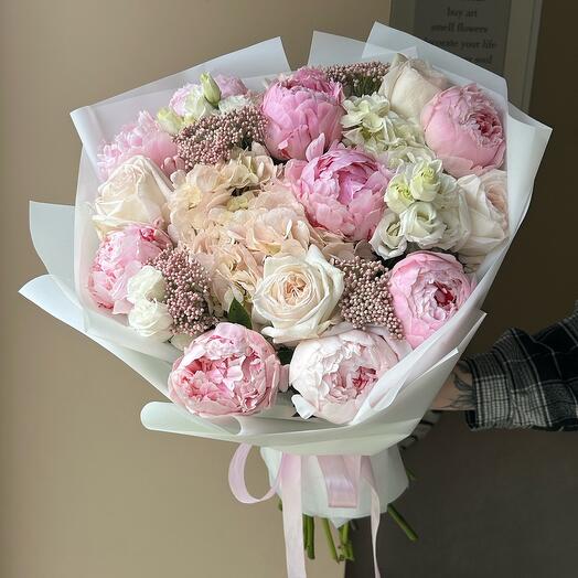 Букет «Розовый сахар» с пионами и ароматными розами 🌸