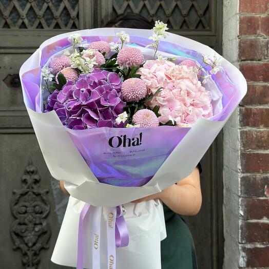 Hydrangea and chrysanthemum bouquet