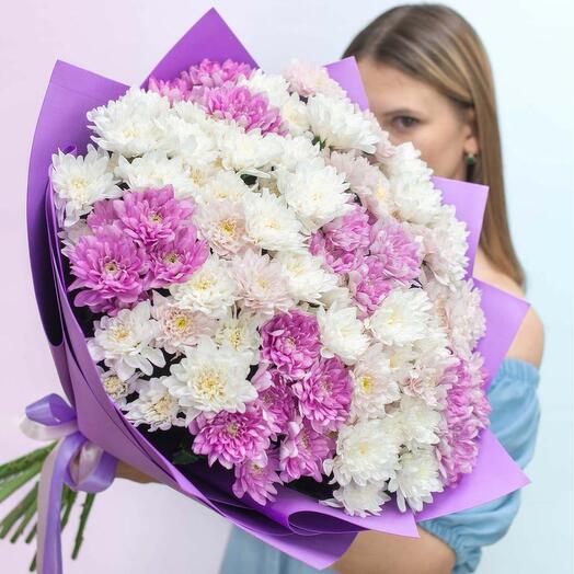 Букет из 19 кустовых хризантем белых и розовых