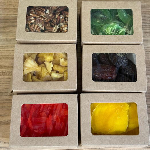 Set of 6 boxes with dried fruits and nuts