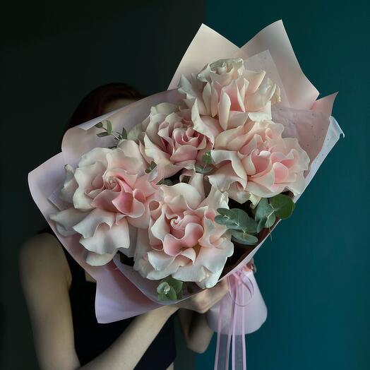 5 French roses with eucalyptus