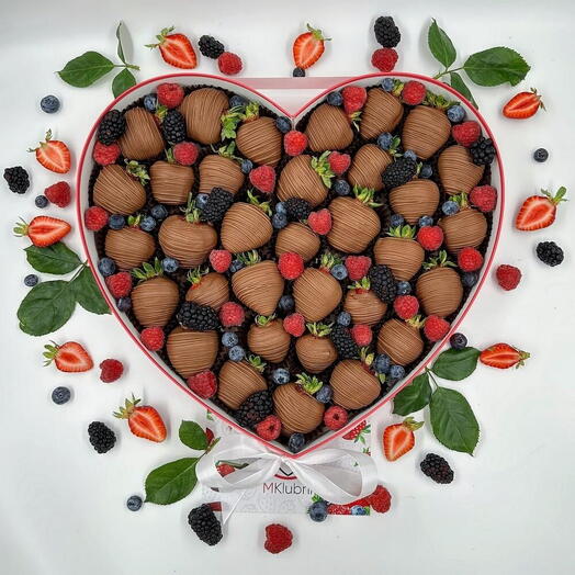 Christmast Berry Heart box