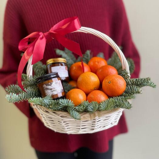 Подарочная корзинка с ароматическими свечами и мандаринами 🍊