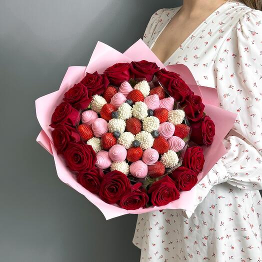 Bouquet of chocolate-covered strawberries 36 pieces and red roses Red star
