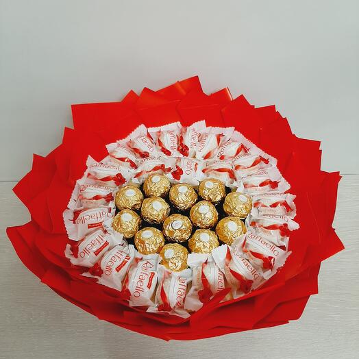 Букет из конфет Ferrero и Raffaello