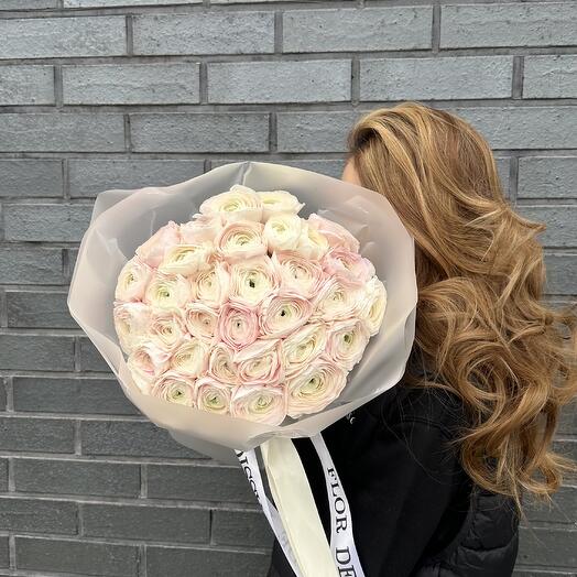 Букет из 31 лютика