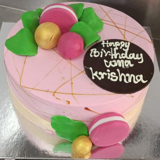 Strawberry cream customized cake