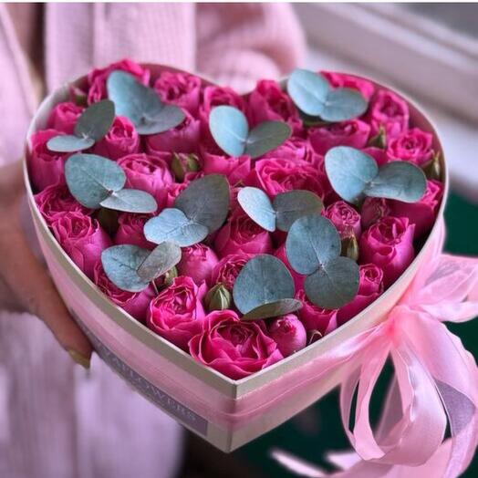 Сердце пионовидные розы Мисти