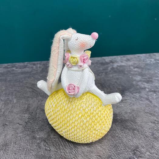 Фигурка Кролик с яйцом